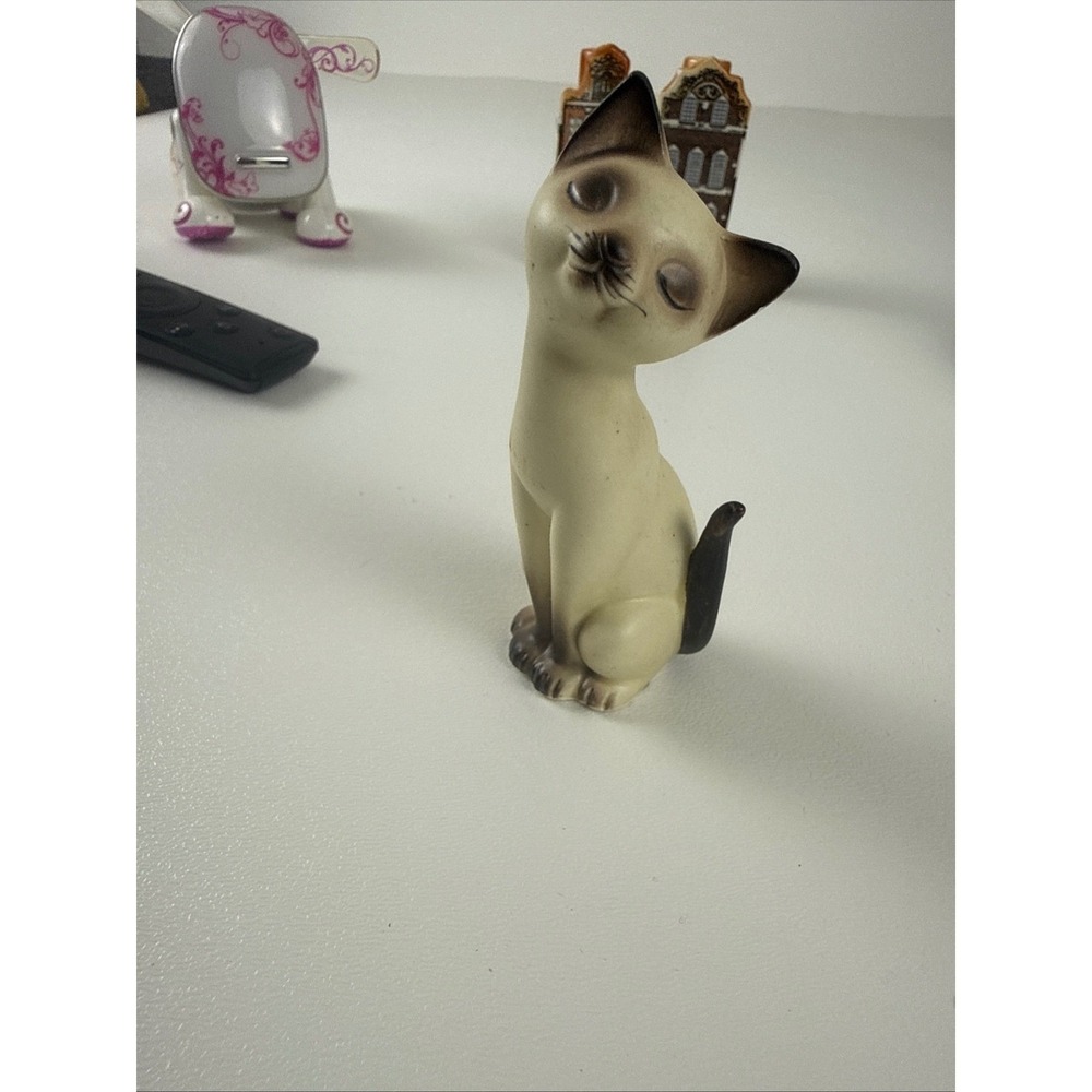 Vintage Siamese  eyes closed Cat Ceramic‎ Figurine Single Salt shaker MCM